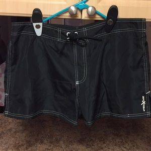 LIKE NEW LADIES SIZE 16 BLACK SHORTS